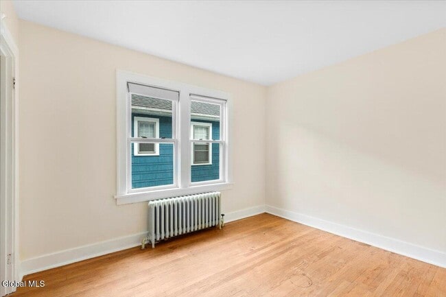 Building Photo - 4 Edison Ave