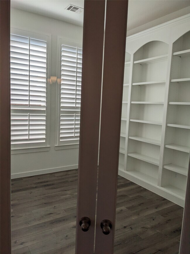 Building Photo - 2206 Hays Ranch Dr