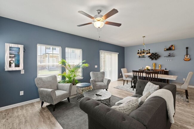 Building Photo - Gorgeous 3 BR/2.5 BA Townhome in Marietta-...