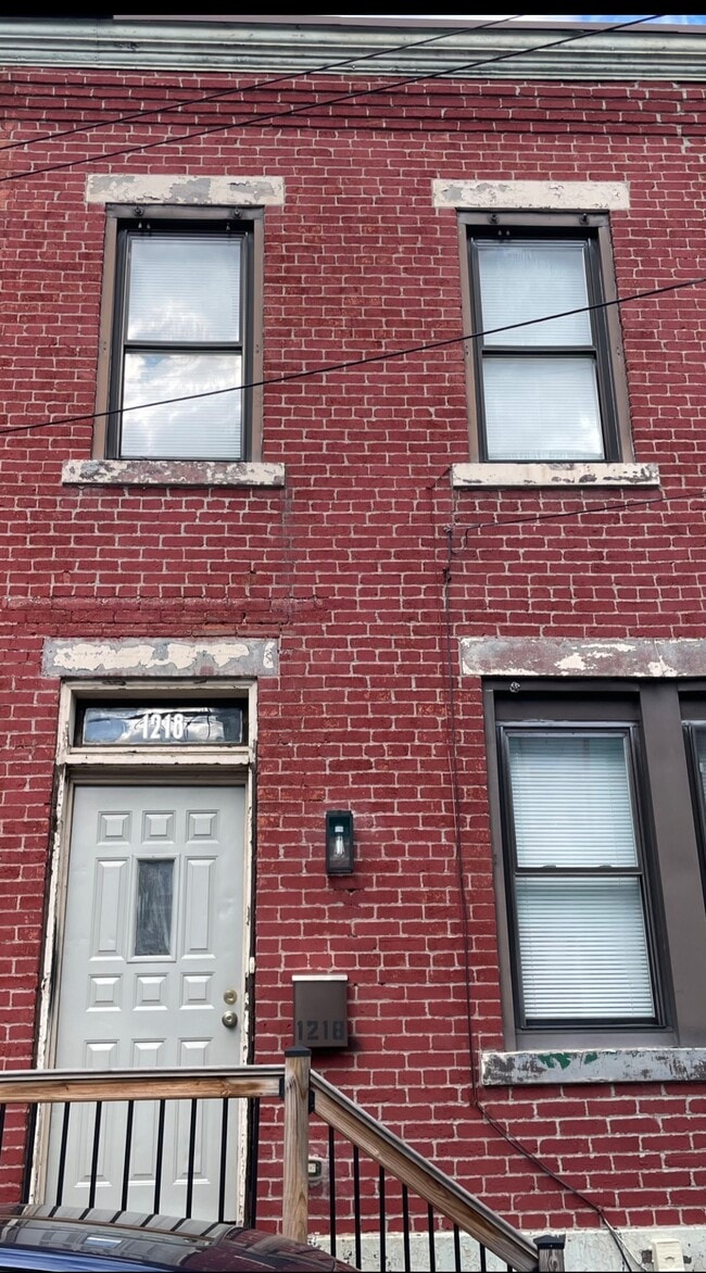 Primary Photo - 1218 Veto St