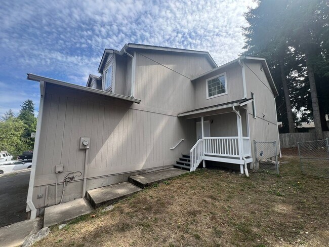 Building Photo - Rent Reduction; MOVE IN SPECIAL; Remodeled...