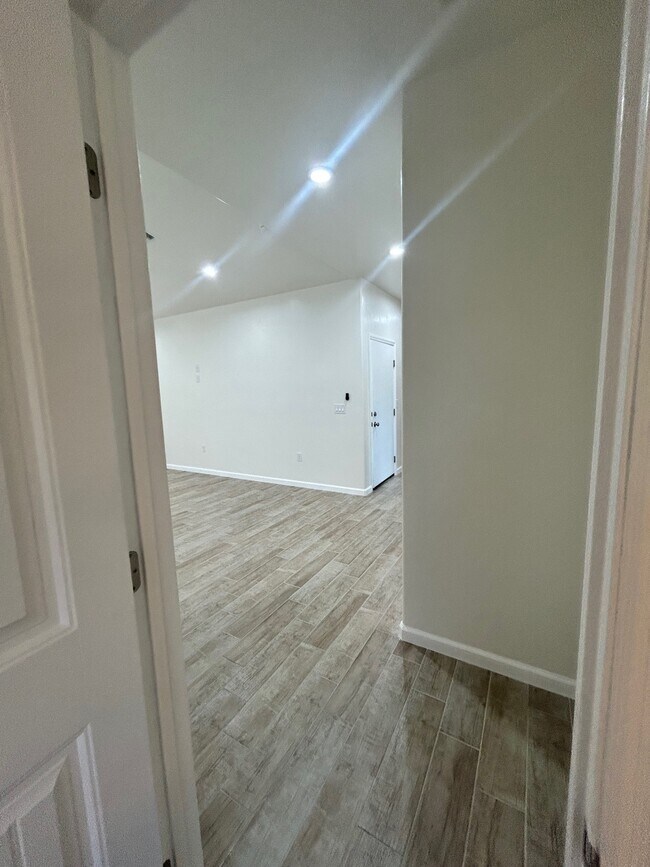 Building Photo - 1324 Renda Ct