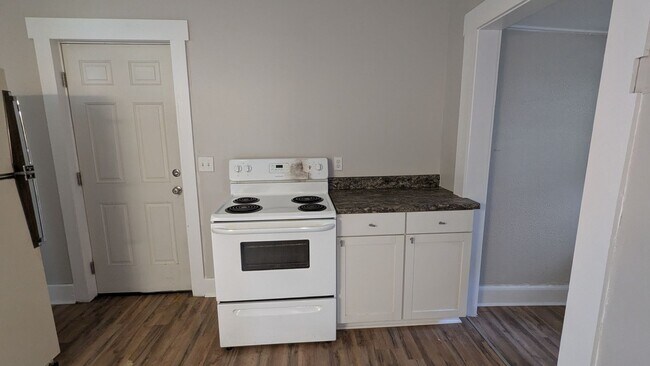Building Photo - Newly renovated two-bedroom, one-bath home in Canton