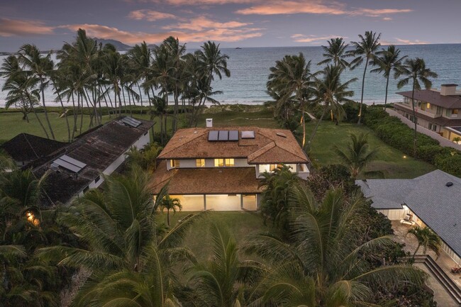 Building Photo - Ocean View Villa w/Beach as Backyard, Walk...