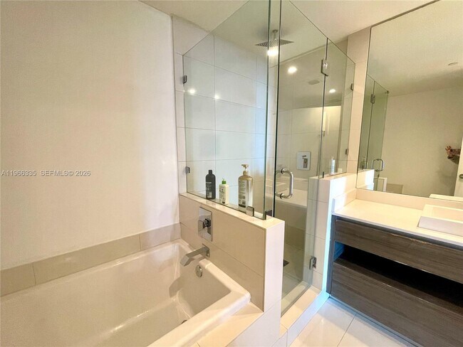 Building Photo - 1100 S Miami Ave