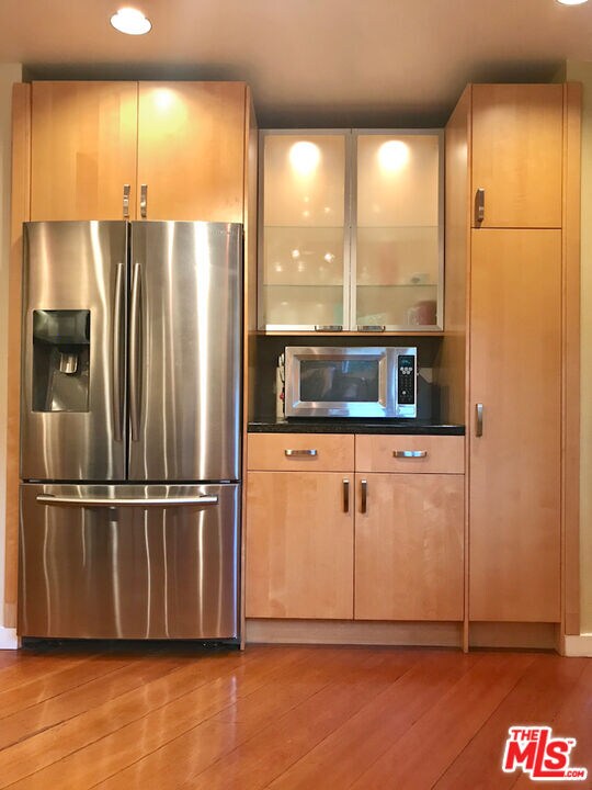 Building Photo - 1153 N Poinsettia Pl