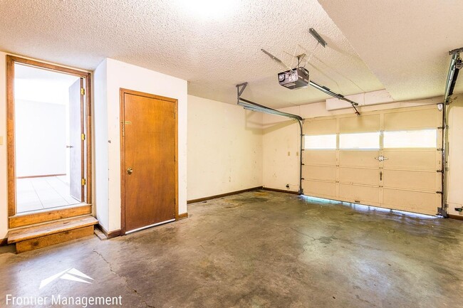 Building Photo - Beautiful 2 Bedroom Duplex located in West Manhattan!