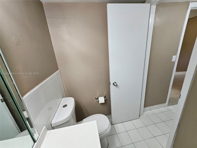 Building Photo - 7490 Miami Lakes Dr