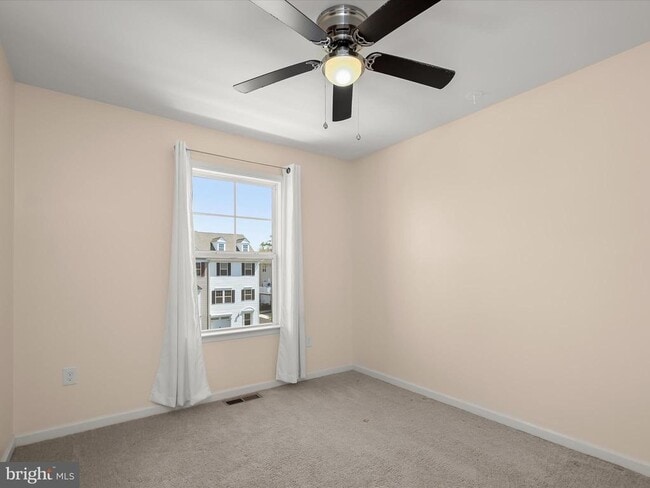 Building Photo - 415 Bodkin St