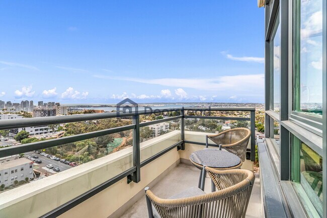 Building Photo - 475 Redwood St