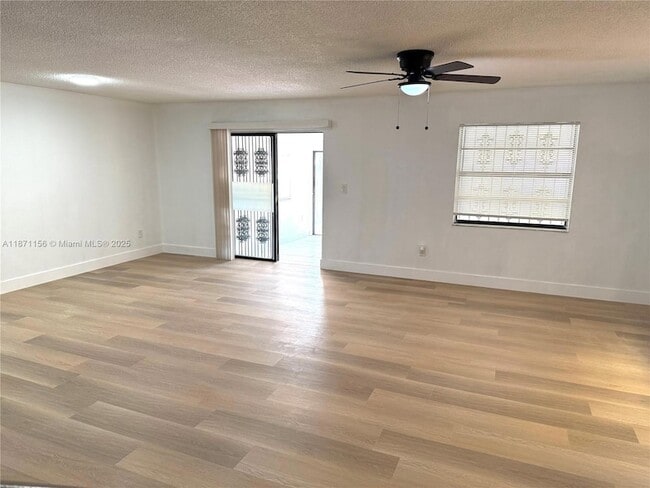 Building Photo - 2732 W 54th St