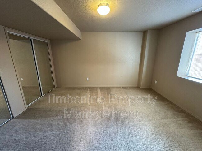 Building Photo - 7357 Legend Hill Dr