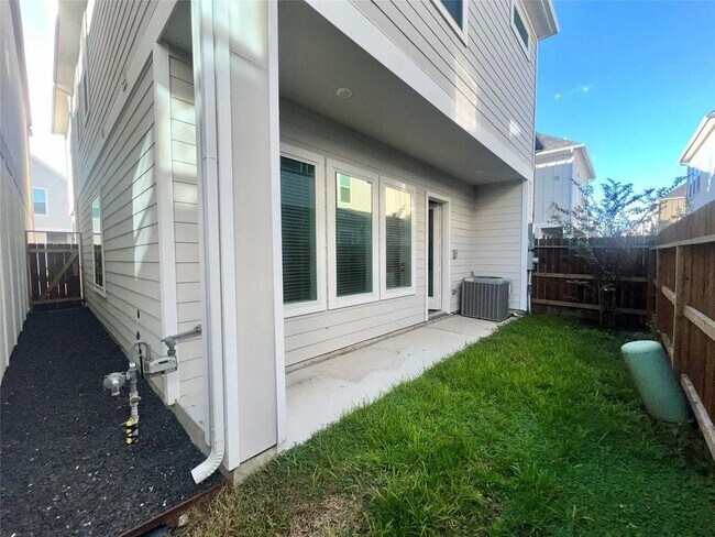 Building Photo - 6712 Parker Oaks Ln