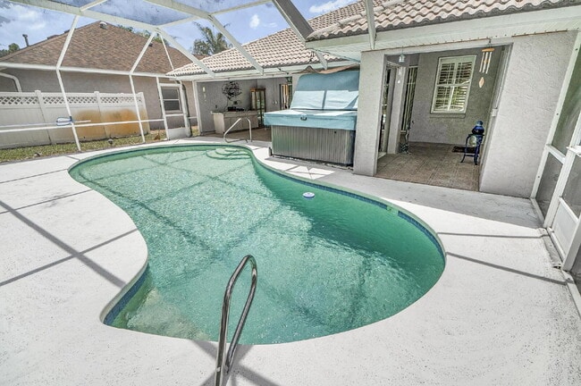 Building Photo - PINE LAKES POOL HOME