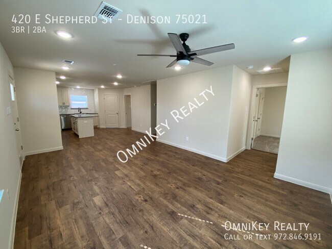 Building Photo - 420 E Shepherd St