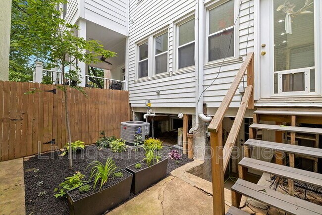 Building Photo - 1403 A St SE