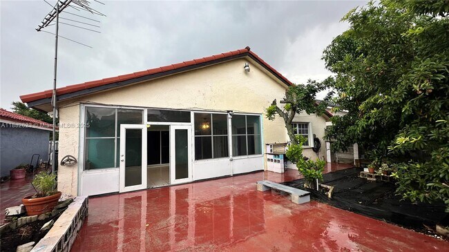 Building Photo - 5421 SW 143rd Ave