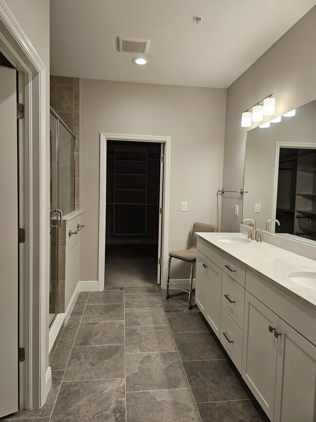 Building Photo - 2280 Priory Ln