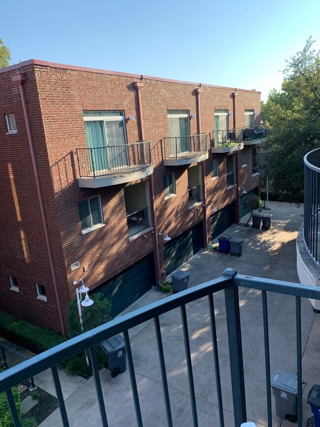 Building Photo - 4239 Rawlins St