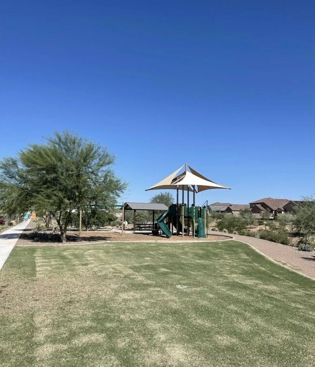 Building Photo - 2022 Built Single-Level 4Bedrooms/3Baths Stunning Home!!