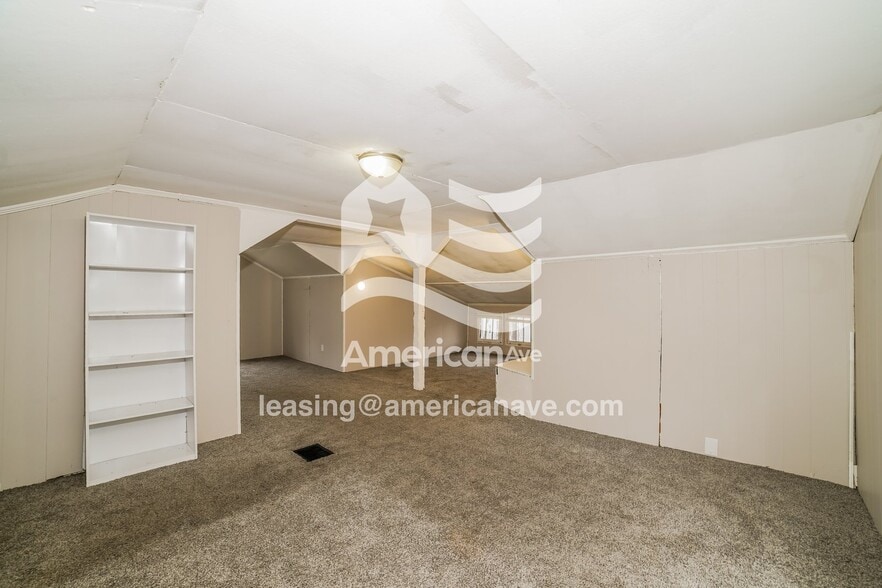 Building Photo - 1125 W McClure Ave