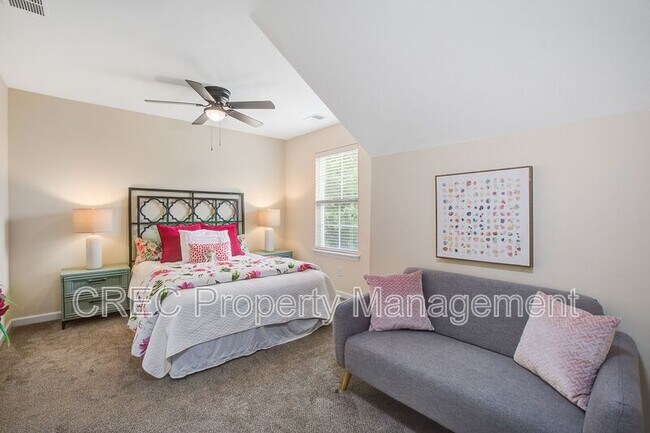 Building Photo - 202 Center Hill Ct