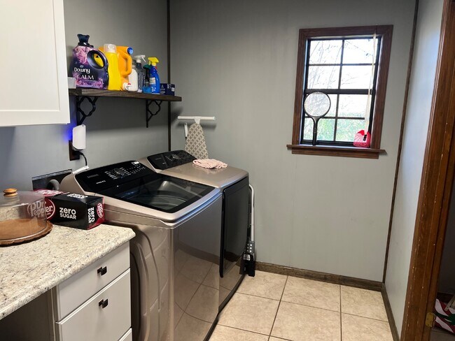 Building Photo - 315 Dogwood Blvd