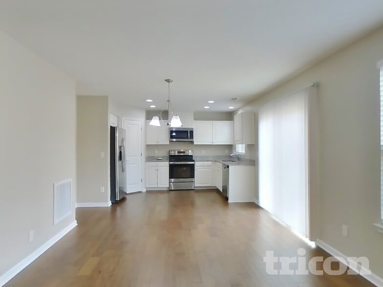 Building Photo - 2904 Cherry Point Ln