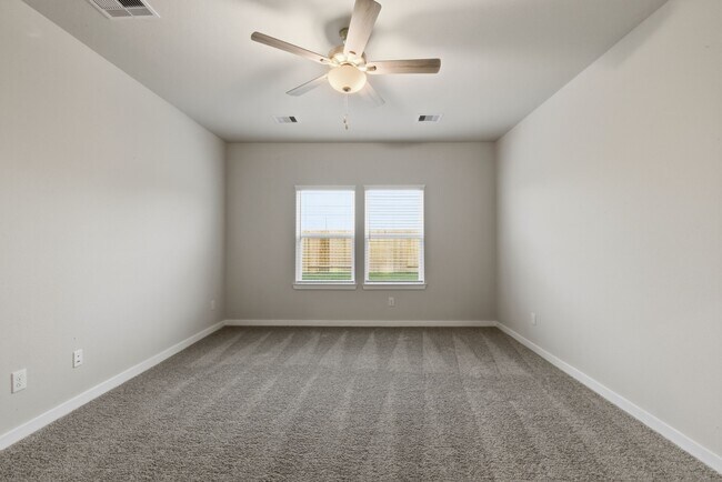 Building Photo - 4011 Ancient Honor Dr