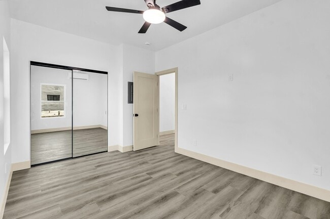 Building Photo - 422 Arbor Dr