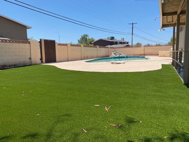 Building Photo - Great home in best ASU student neighborhood around campus