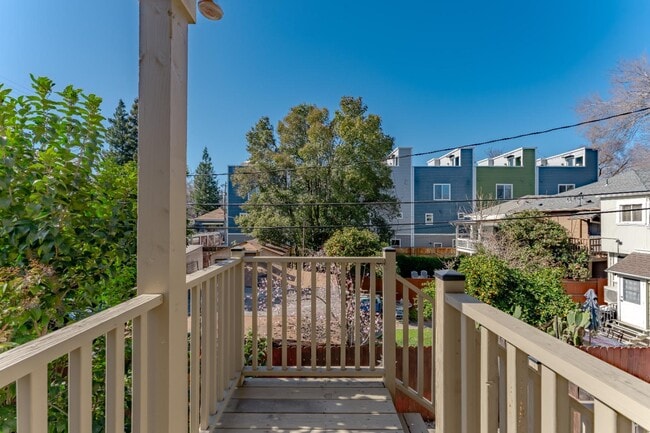 Building Photo - 510 15th St