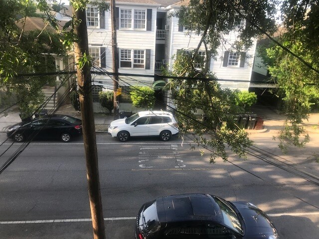 Building Photo - 5221 Magazine St