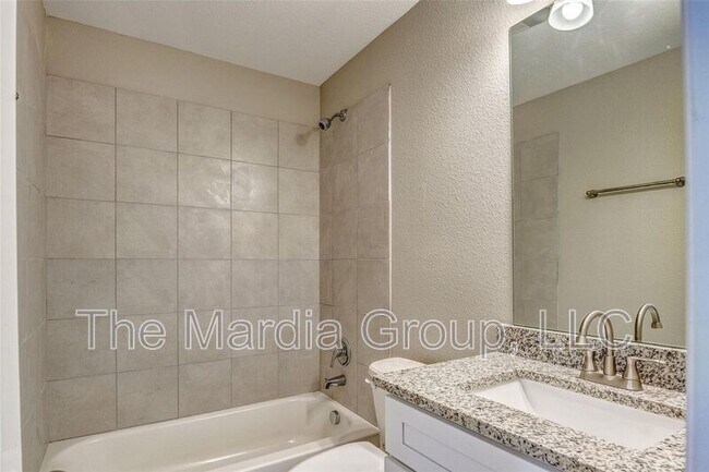 Building Photo - 1110 Woburn Dr