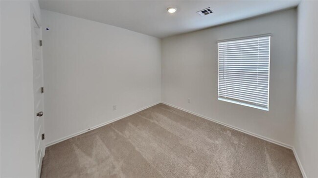 Building Photo - 16205 Lovers Ln