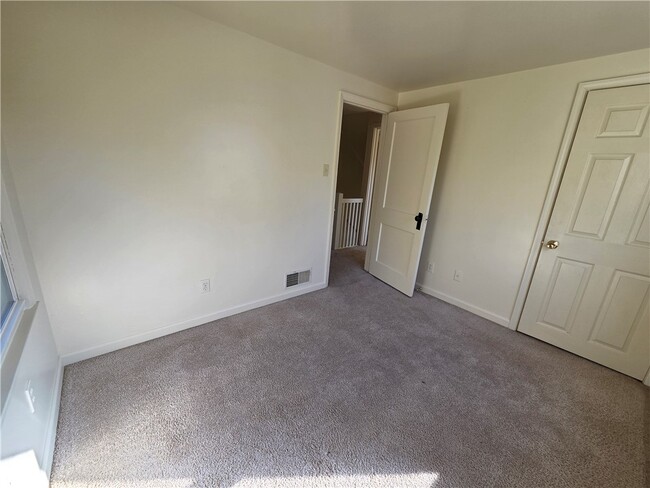 Building Photo - 236 A Allen St