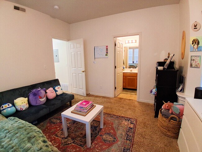 Building Photo - 416 N Seven Peaks Blvd