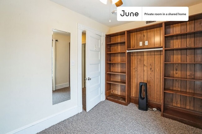 Building Photo - Private bedroom in 6 bed/2.5 bath Home