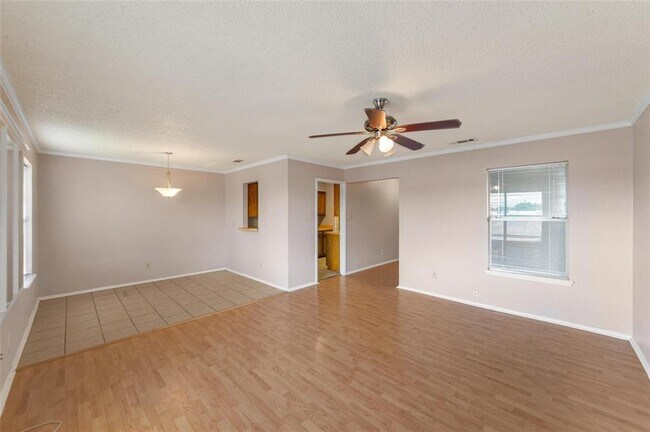 Building Photo - 5545 Brookview Ct