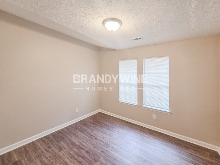 Building Photo - 2525 Hallie Mill Rd