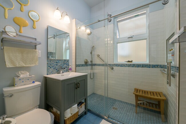 Building Photo - 2627 N Mozart St