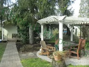 Building Photo - 2 Bedroom Cottage in Southeast Eugene