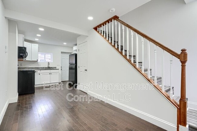 Building Photo - 515 Archer St