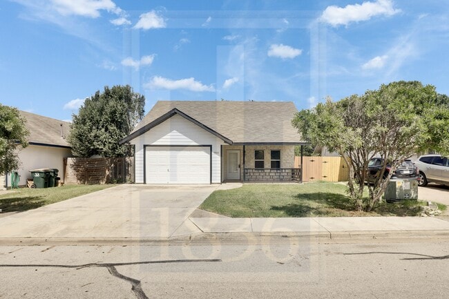 Building Photo - 4500 Acers Ln