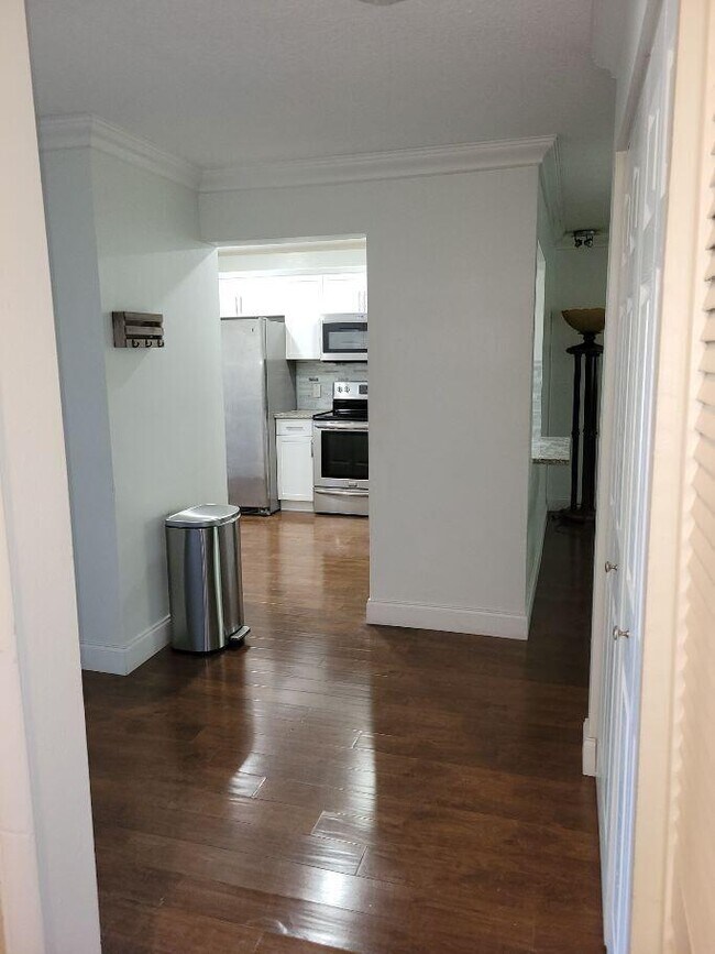 Building Photo - 13165 Chadwick Ct