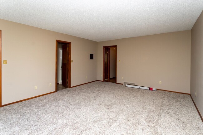 Building Photo - Ranch Style Home Located inside Kissing Camels!