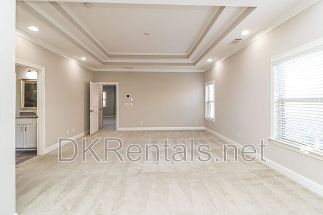 Building Photo - 5780 Bradenton Rd