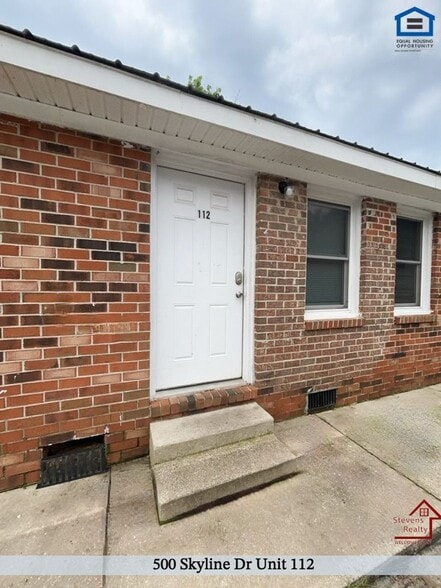 Building Photo - 500 Skyline Dr