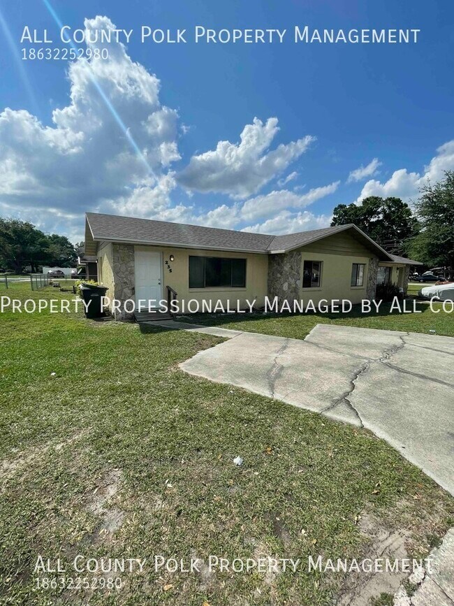 Freshly Updated 2 Bedroom Duplex in North 235 Leelon Rd Lakeland