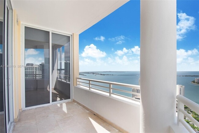 Building Photo - 848 Brickell Key Dr
